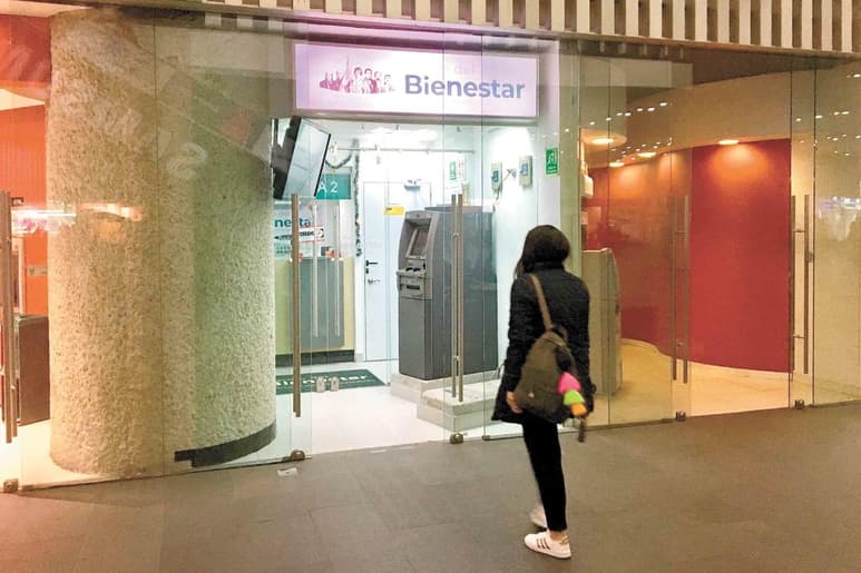López Obrador anunció hoy que en 2020 se van a construir mil 350 sucursales del Banco de Bienestar. (ARCHIVO)