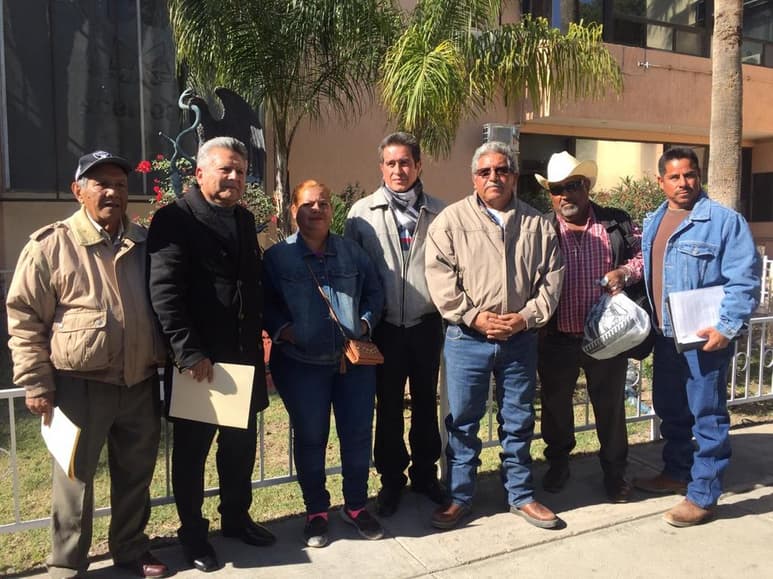 Armando Navarro, mencionó que los jefes de cuartel le pidieron que los apoyara en su demanda . (EL SIGLO DE TORREÓN)