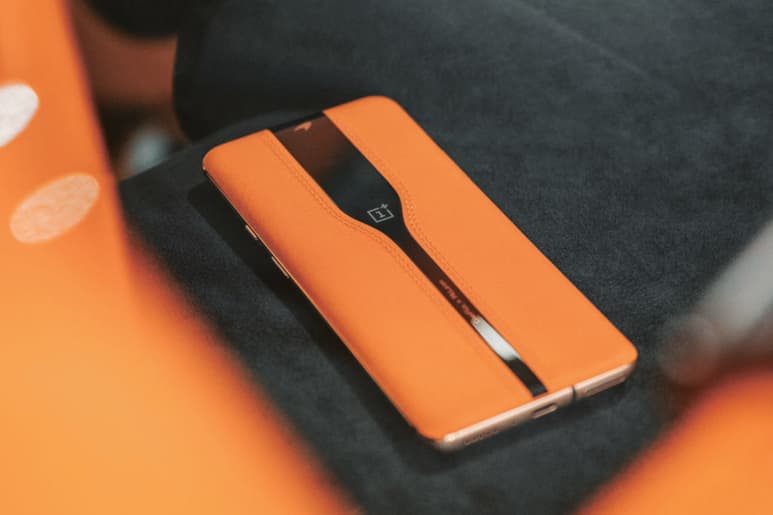 La mala noticia es que su proceso de fabricación no es barato y que, de acuerdo con algunas pruebas que se han realizado en otras industrias, con el tiempo el material podría no hacer la función de manera correcta afectando las fotografías a futuro. (ESPECIAL)