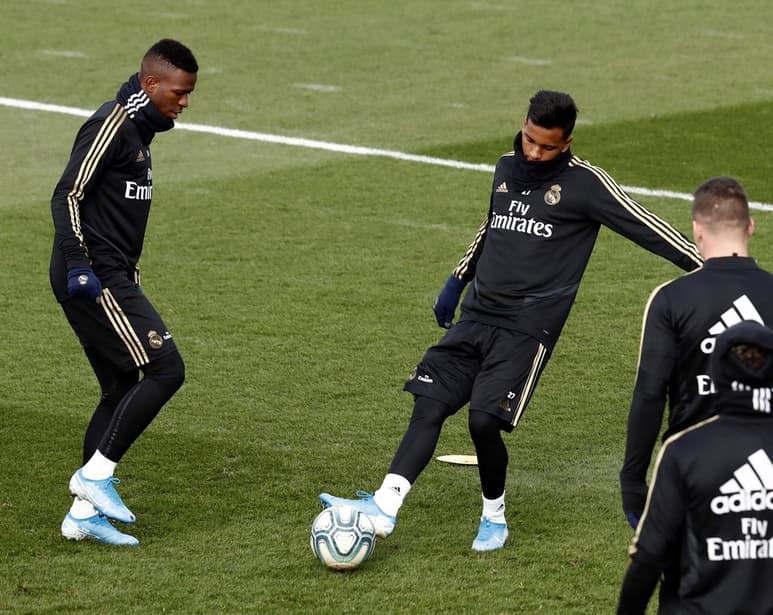 Los juveniles brasileños Vinicius Jr. (i) y Rodrygo (d) han destacado poco a poco con el Real Madrid. (EFE)