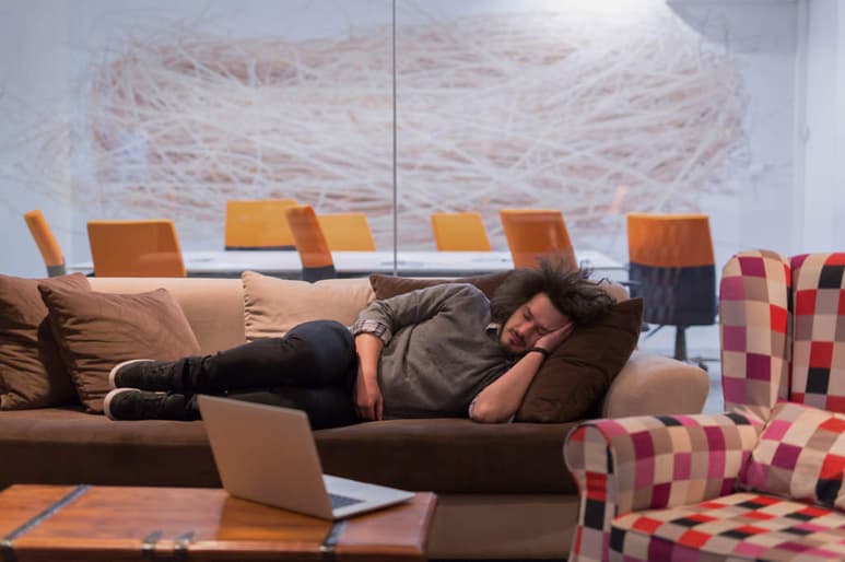 Comúnmente se escuchan recomendaciones como “duerme tus ocho horas diarias” o “cuídate de las desveladas”, sin embargo, esto tiene más peso del que nos enteramos. (ARCHIVO)