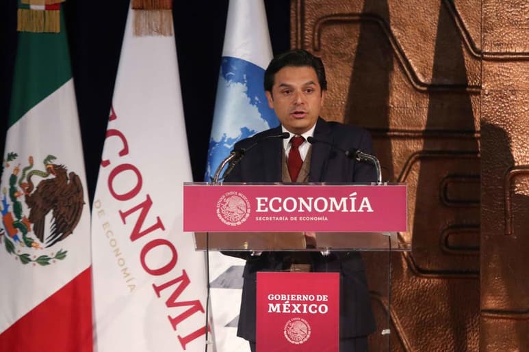 No surtir alguna receta médica o demorar en la aplicación de una o varias quimioterapias, no significa un desabasto de medicamentos en el IMSS, afirmó su director general, Zoe Robledo Aburto. (ARCHIVO)