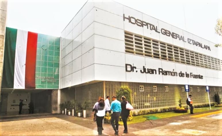 os familiares de pacientes tienen que comprar medicamento e insumos ante la falta de estos, sin embargo, prefieren hacerlo que atenderse en el IMSS o ISSSTE. (ESPECIAL)