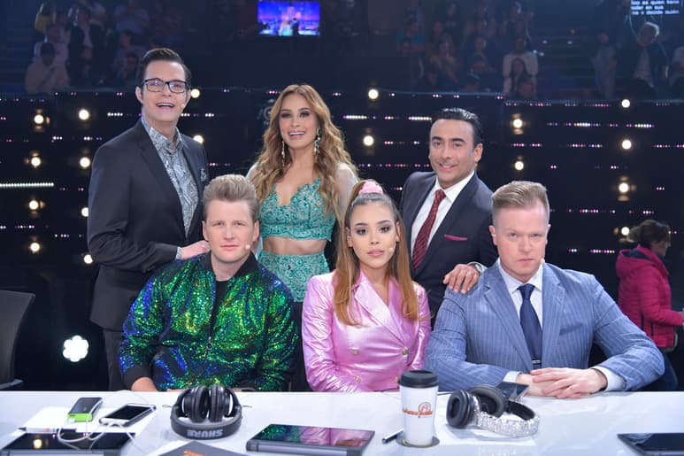 Nuevos jueces. A las críticas de Horacio Villalobos y Arturo López Gavito se unieron las de los cantantes Alexander Acha y Danna Paola, quien ha estado en el ojo del huracán. (ESPECIAL)