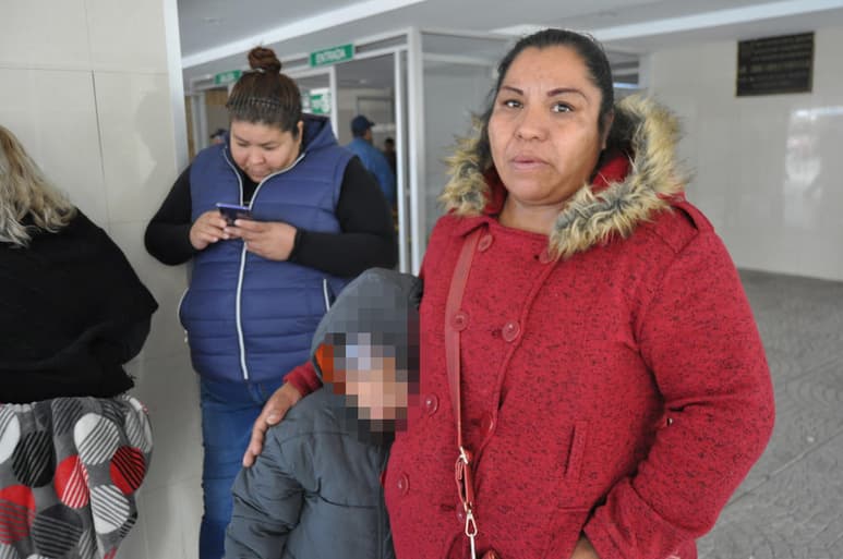 A la pequeña Alma, diagnosticada con sarcoma en una pierna, le fueron indicadas 30 radiaciones e igual cifra de quimioterapias. (GUADALUPE MIRANDA)