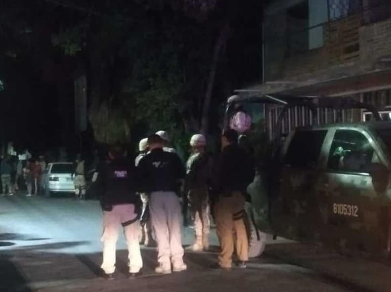 Un buen número de elementos de diversas corporaciones policíacas llegó al lugar. (EL SIGLO DE TORREÓN)
