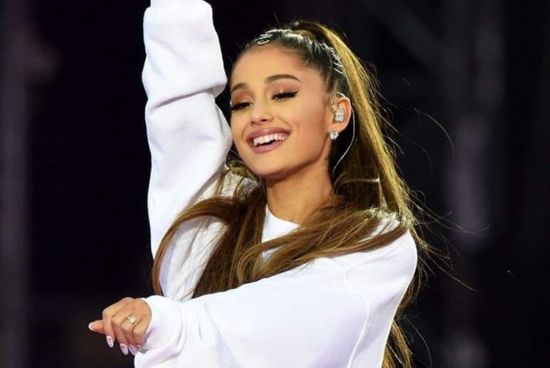 Ariana Grande anunció hoy que actuará en la próxima edición de los Grammy, que se celebrará el 26 de enero en el Staples Center de Los Ángeles. (ESPECIAL)