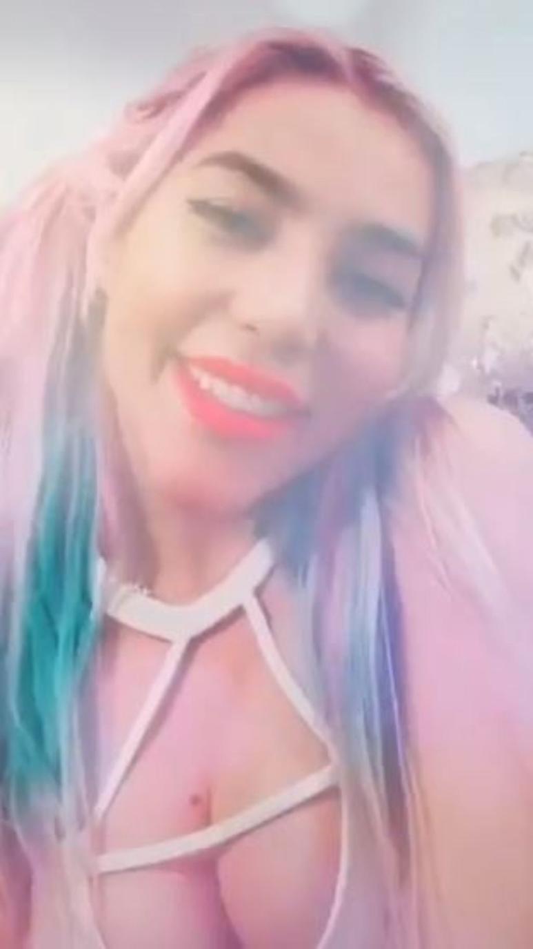 Juega. Frida sube muchas cosas a las redes sociales.