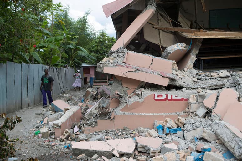 Haití recuerda este domingo a las más de 300 mil víctimas del fuerte sismo registrado el 12 de enero 2010. (ARCHIVO)