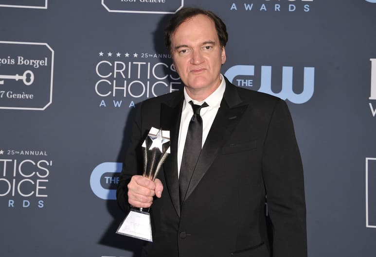 Fue su noche. Once upon a time... in Hollywood se coronó como la mejor película en entrega de los Critics' Choice Awards, además obtuvo los premios a Mejor Guion Original, Mejor Diseño de Producción y Mejor Actor de Reparto. (AP)