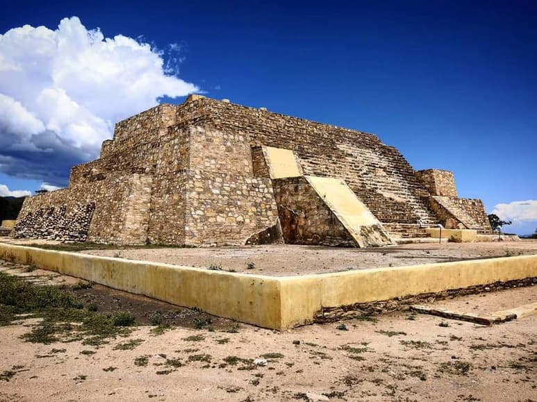 Una de las peculiaridades de este lugar es que, aunque no se sabe aún a ciencia cierta, se cree que la deidad consagrada solía ser Mictlantecuhtli, razón por la que se le ha denominado como una zona arqueológica bastante tenebrosa. (ESPECIAL)