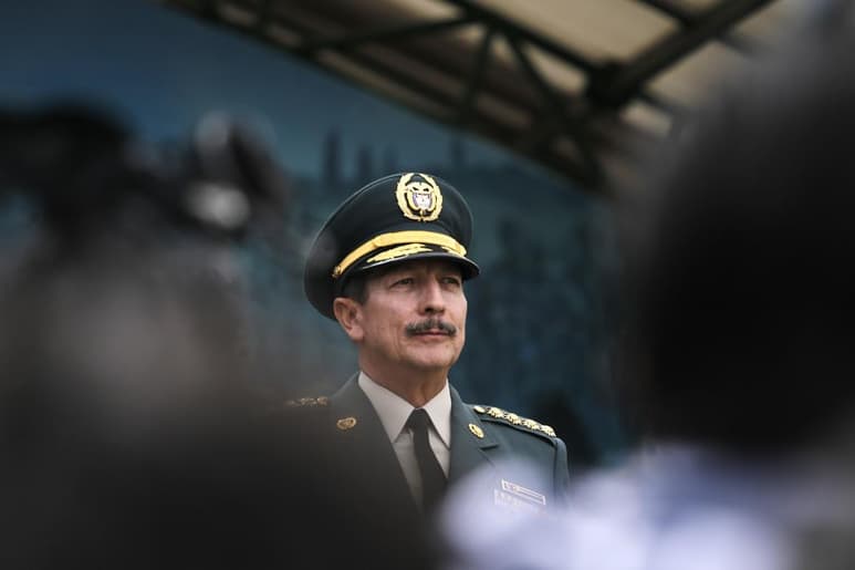 El exjefe insistió en que su retiro voluntario como comandante del Ejército se debió a razones familiares. (EFE)