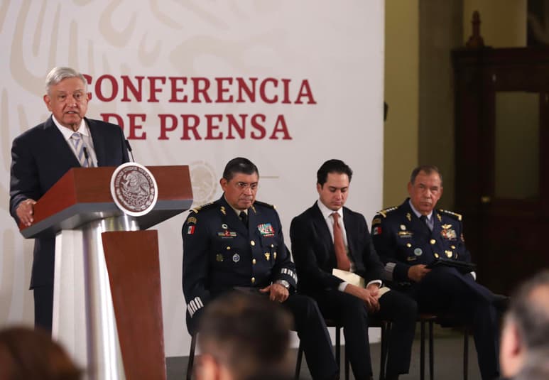 El mandatario aseguró que se usaban la aeronaves para usos privados de funcionarios que viajaban para “ir a jugar golf”. (NOTIMEX)