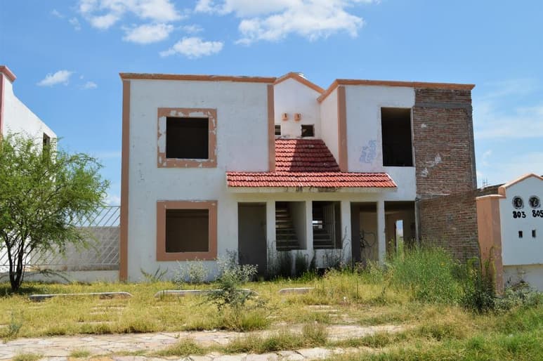 Desde el punto de vista de la Canadevi, la plusvalía de las zonas se afecta con el abandono de las casas, el apetito de mercado disminuye y esto representa un costo financiero al momento de que toma más tiempo colocar una vivienda en determinado sector. (ARCHIVO)