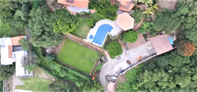 El senador de Morena también tiene una residencia en Tepoztlán, Morelos, valuada actualmente en 60 millones de pesos. (ESPECIAL)
