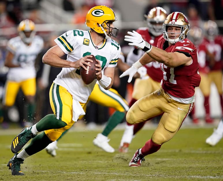 Aaron Rodgers lució muy mal ante los 49'ers en el duelo de la semana 12 de esta temporada. (EFE)