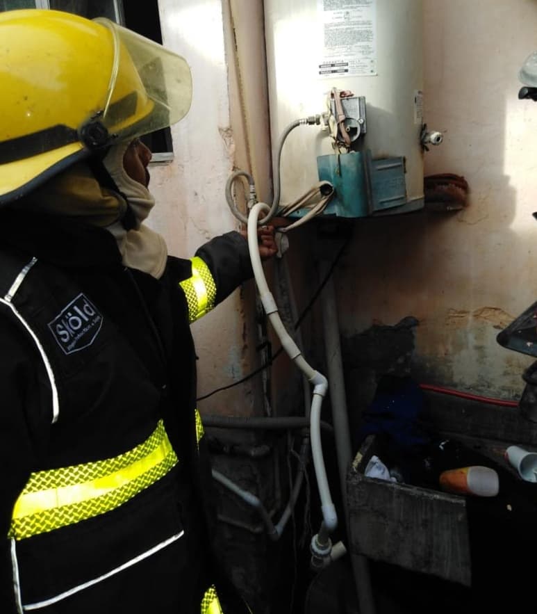 Del hecho las autoridades no reportaron personas lesionadas o daños materiales ya que la oportuna intervención de los bomberos evitó una tragedia mayor.
(EL SIGLO DE TORREÓN)