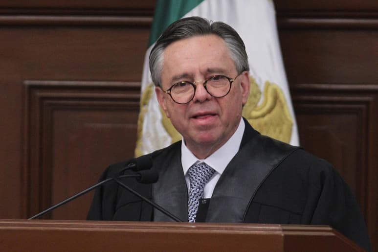 El presidente Andrés Manuel López Obrador consideró que la renuncia del ministro Eduardo Medina Mora fue por las denuncias que se presentaron ante la Fiscalía General de la República (FGR) en su contra. (ARCHIVO)