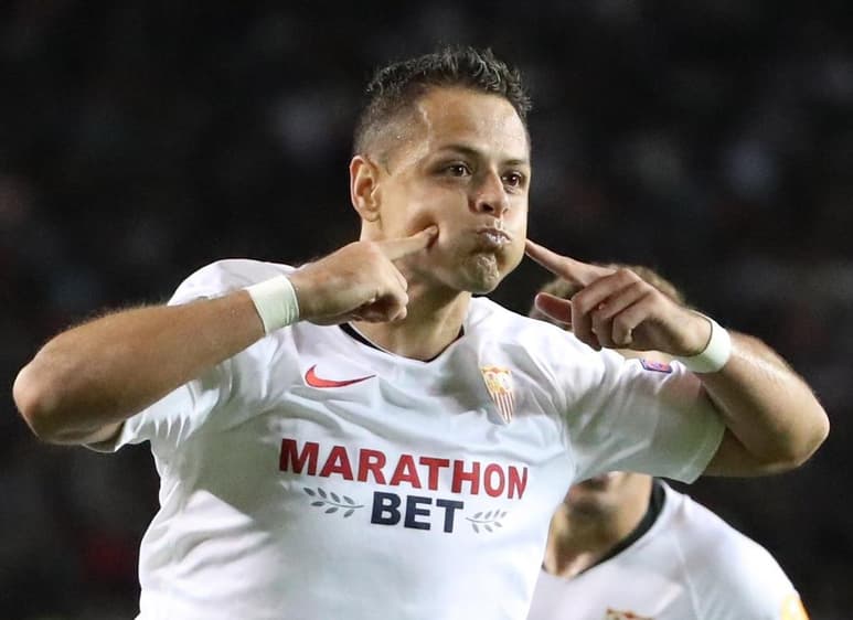 ''Chicharito' apenas ha tenido ocasión de demostrar su valía en el Sevilla, ya que no encajaba del todo en el sistema de juego de Lopetegui. (ARCHIVO)