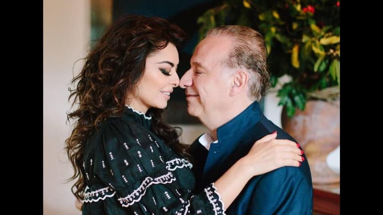 Carrillo confesó que la hija mayor de su esposo está esperando un niño, aunque no dijo cuántos meses tiene de embarazo. (ESPECIAL)