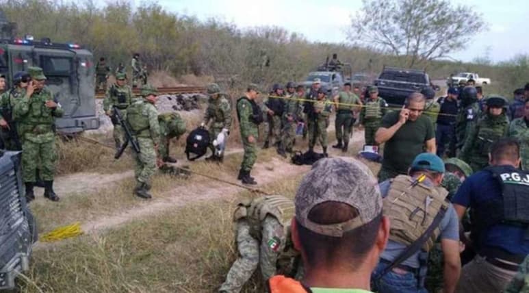 A través de un comunicado, ambas dependencias refirieron que los hechos ocurrieron cuando el personal se trasladaba a poner a disposición de las autoridades correspondientes, tres armas largas que habían hallado. (ESPECIAL)