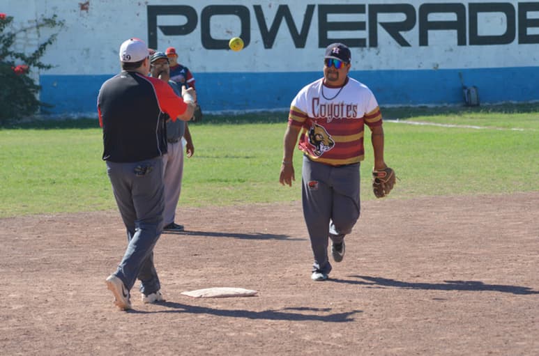 Berami le ganó a Coraza por 11 a 4, Los Hijos del maíz a los Hermanos Albino 12 a 6 y RM Soluciones a Accesorios Tony 12 a 2.