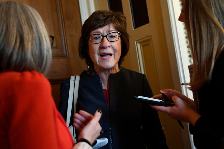 Collins trata periódicamente de hacer acuerdos bipartidistas sobre temas candentes. (ARCHIVO)