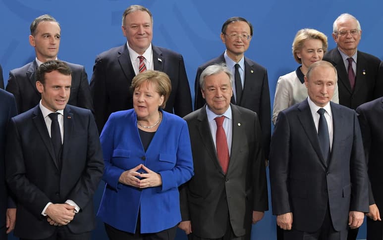 A la cumbre asistieron la canciller federal de Alemania, Angela Merkel, los presidentes de Rusia, Francia, Turquía y Egipto, los primeros ministros de Italia y Reino Unido, y Mike Pompeo, secretario de Estado de EUA. (EFE)