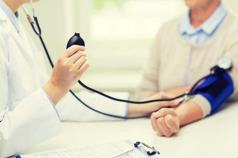 En México, de las 15.2 millones de personas diagnosticadas con hipertensión arterial sólo 15 por ciento mantienen el control de la enfermedad. (ARCHIVO)
