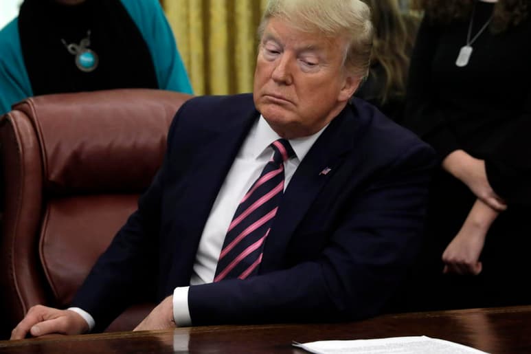 Trump va a estar a miles de kilómetros de distancia en el Foro Económico Mundial de Davos en los Alpes suizos. (ARCHIVO)