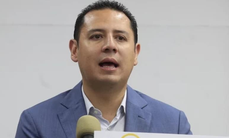 De acuerdo con el dirigente nacional perredista, Ángel Ávila Romero, al menos en Hidalgo se han presentado 40 denuncias contra servidores públicos por utilización de programas federales para favorecer a Morena. (EL UNIVERSAL)