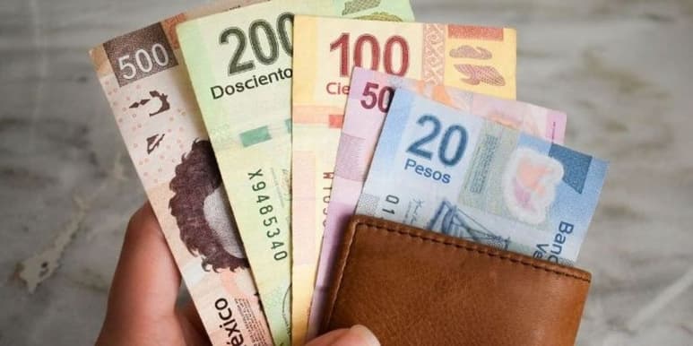 A pesar del incremento del casi 40 por ciento en el salario mínimo, México mantiene los salarios más bajos en el mundo. (ARCHIVO)