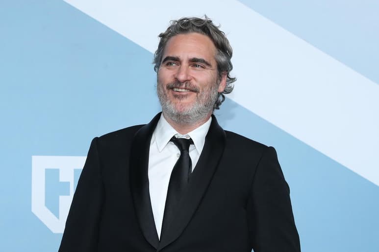 Animalista. Joaquin Phoenix se suma a una vigilia en defensa de los cerdos, visitó un matadero después de ganar el premio SAG. (ARCHIVO)