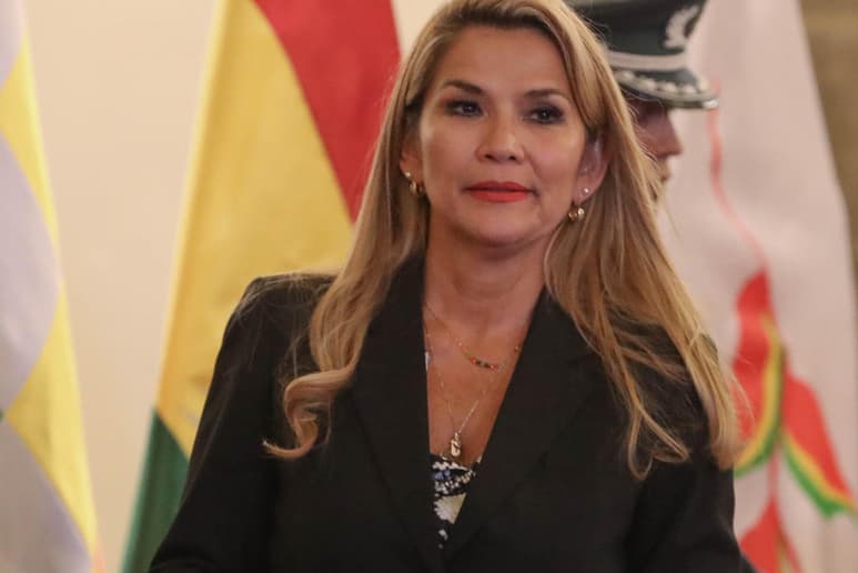 Áñez lanzó un mensaje de esperanza al país con duras críticas a la etapa de casi 14 años en el poder de Evo Morales, quien renunció en noviembre del año pasado. (ARCHIVO)