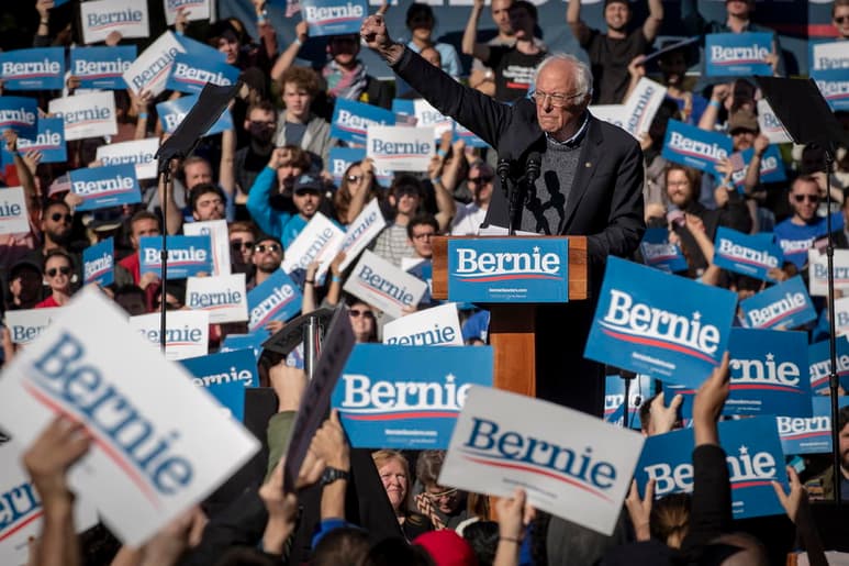 El senador estadounidense Bernie Sanders lidera la intención de voto para las primarias demócratas en el estado de New Hampshire. (ARCHIVO)