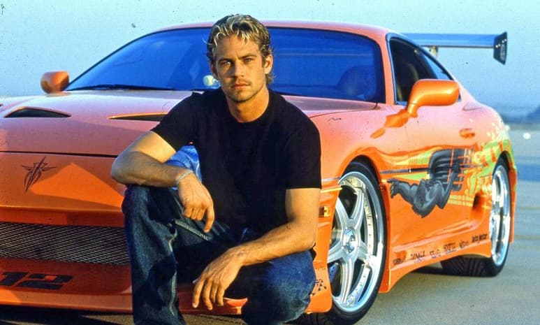El fallecido actor, Paul Walker, no sólo era amante de los automóviles en la saga de Rápido y Furioso, en su papel de “Brian O’ Conner”, sino también en la vida real, pues poseía 21 vehículos, entre los que se encontraban autos y motocicletas, colección que su familia decidió poner en venta a poco más de seis años de su partida. (ESPECIAL)