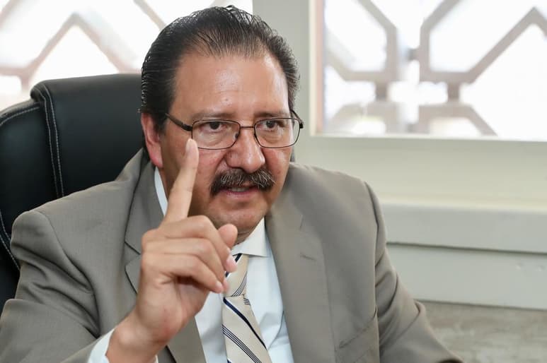 El coordinador de la bancada del Partido del Trabajo (PT), Reginaldo Sandoval, condenó la censura que propinaron los diputados y senadores de Morena, al expresidente de la Cámara de Diputados, Porfirio Muñoz Ledo, este miércoles cuando intentó criticar la actuación de la Guardia Nacional en la contención de migrantes centroamericanos en el sur de nuestro país. (ARCHIVO)