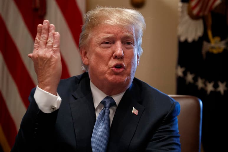 La medida llamada “Reglas de Aguas de los Estados Unidos” será eliminada de las órdenes en algunos días y este término lo celebró el presidente asegurando que dio fin a la “más ridícula regulación de todas”. (ARCHIVO)