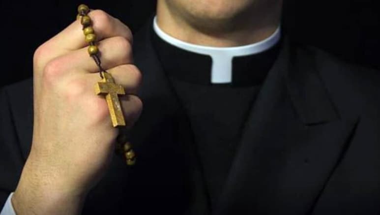 Autoridades venezolanas se encuentran investigando el caso en torno a la muerte del religioso y las declaraciones del joven (INTERNET) 
