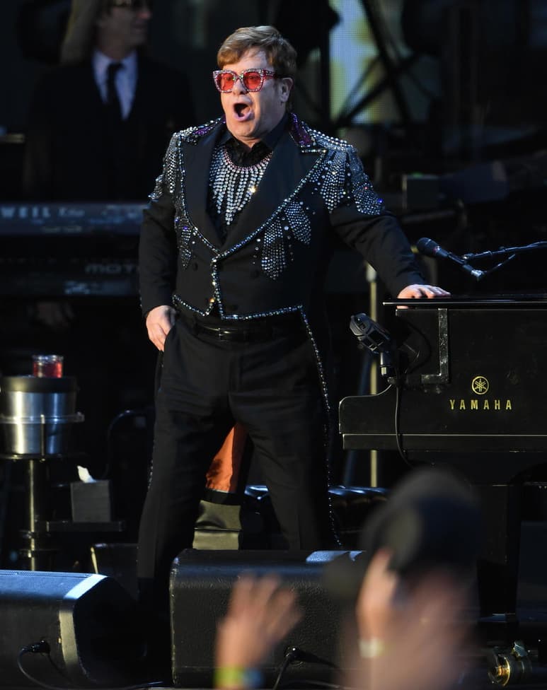 Confirmado. El cantante británico, Elton John, encabeza la lista de números musicales en el Oscar de 2020. (ARCHIVO)