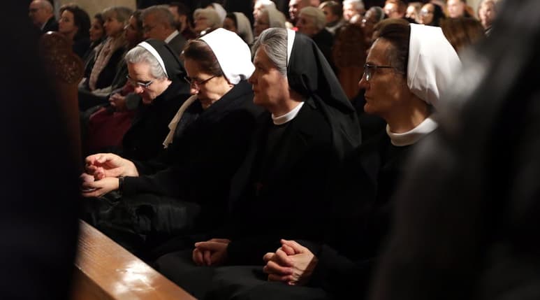 La Iglesia católica ha visto una persistente caída en el número de monjas. (ARCHIVO)