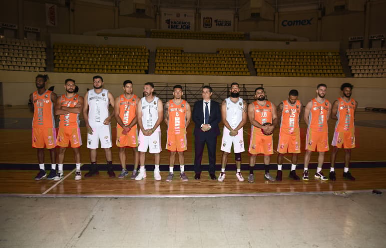 La escuadra lagunera se alista para realizar su debut en el Auditorio Municipal ante Cerveceros. (Jesús Galindo)