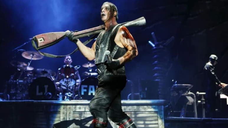 Tras la preventa realizada para conseguir pases para el concierto de Rammstein el próximo 27 de septiembre, usuarios de Twitter han mostrado su inconformidad con Ticketmaster y los acusan de darle prioridad a los revendedores al momento de liberar los tiquets. (ESPECIAL)