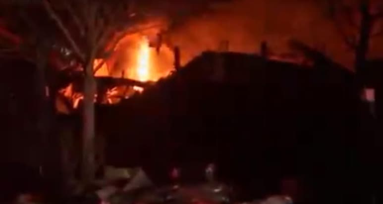 EL desastre ocurrió durante la madrugada de este viernes en Houston, Texas, EUA (CAPTURA)