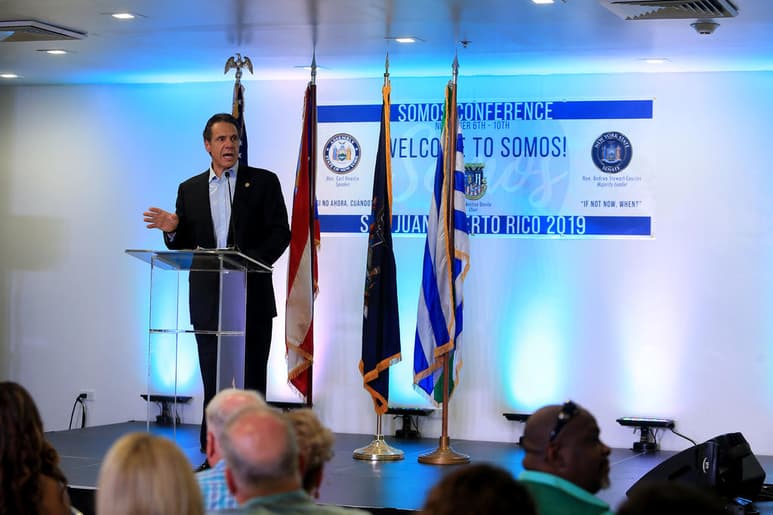 El gobernador de Nueva York, Andrew Cuomo, anunció este domingo que las autoridades médicas del estado han descartado tres casos sospechosos del coronavirus de Wuhan (China) y apuntó que hay otras cuatro personas que están bajo observación para determinar si han sido contagiadas. (ARCHIVO)