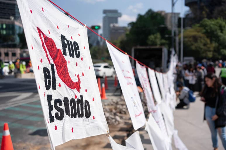 Los integrantes de la Caravana por la Verdad, Justicia y Paz demandaron una política de Estado, 'del tamaño del horror y la tragedia que nos trajeron caminando estos 4 días'. (EL UNIVERSAL)