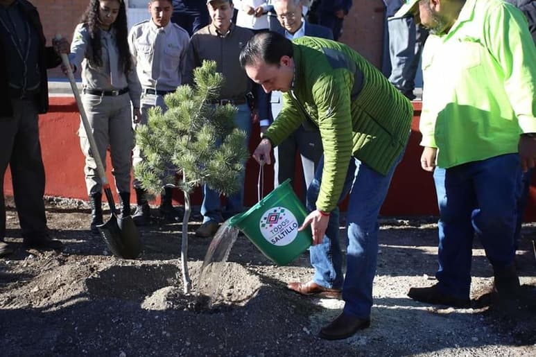 El evento se llevó a cabo en la Escuela Secundaria General Jesús Eloy Dewey Castilla. (EL SIGLO COAHUILA)