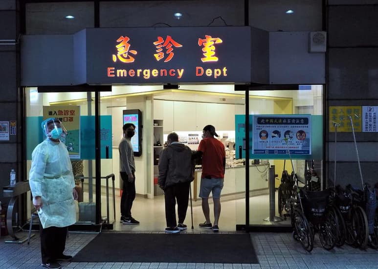 Países que tienen ciudadanos en la ciudad del centro de China que ha sido identificada como el epicentro de un brote viral planean efectuar evacuaciones conforme aumenta el número de casos. (EFE)