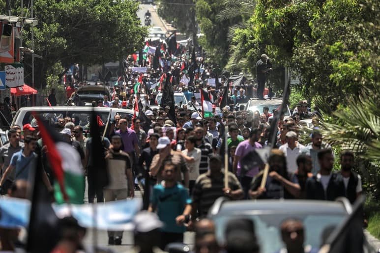 Miles de personas protestaron hoy en la Franja de Gaza contra el llamado 'Acuerdo del Siglo', antes de que el presidente de EUA, Donald Trump. (ARCHIVO)