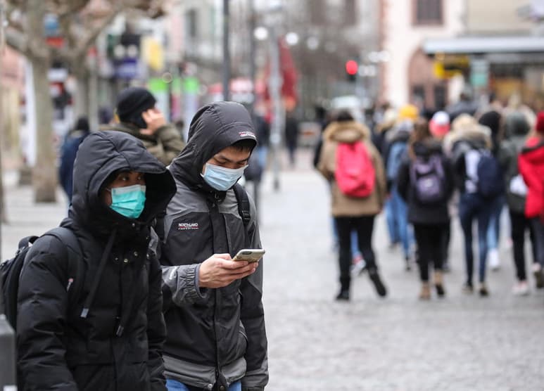 En Wuhan se detectaron ayer 356 nuevos casos y se confirmaron 25 decesos. (EFE)